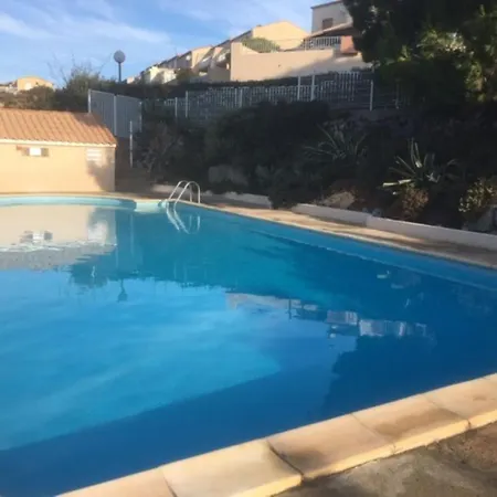 Arc En Ciel, Vue Et Piscine Dans Résidence *