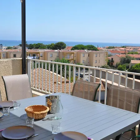 Arc En Ciel, Vue Et Piscine Dans Apartment Saint-Pierre-la-Mer (Aude)